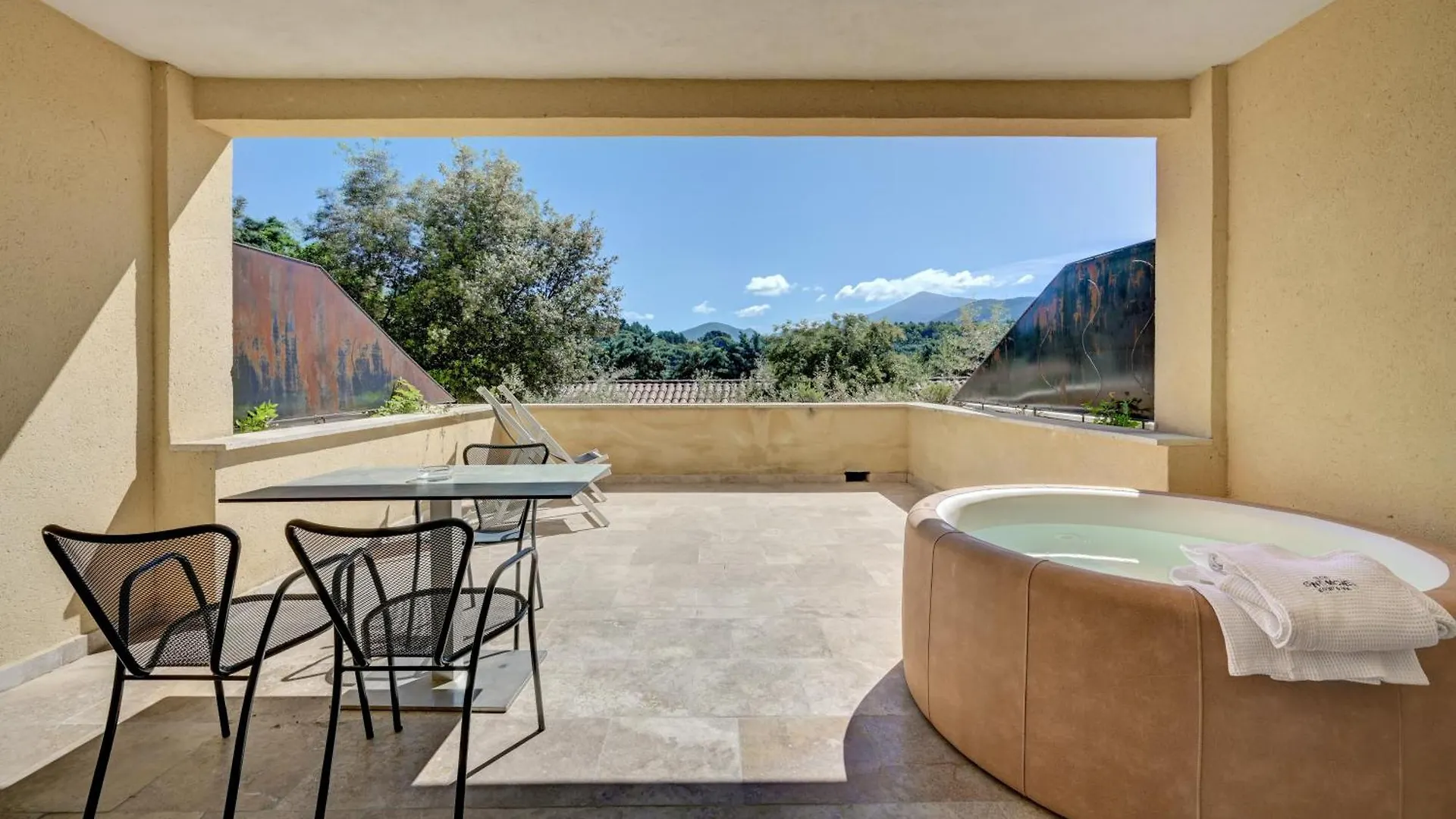 *** Hotel Clos Saint-Michel Resort & Spa Malaucene France
